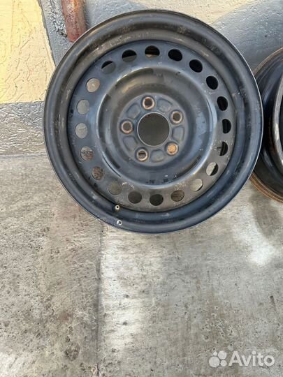 Продам комплект литых дисков R14