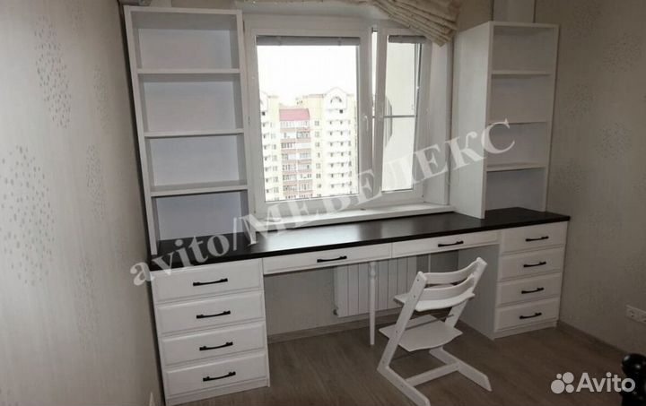 Рабочая зона у окна