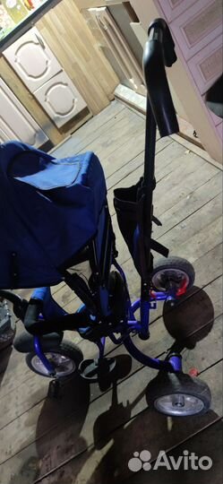 Детский велосипед с ручкой