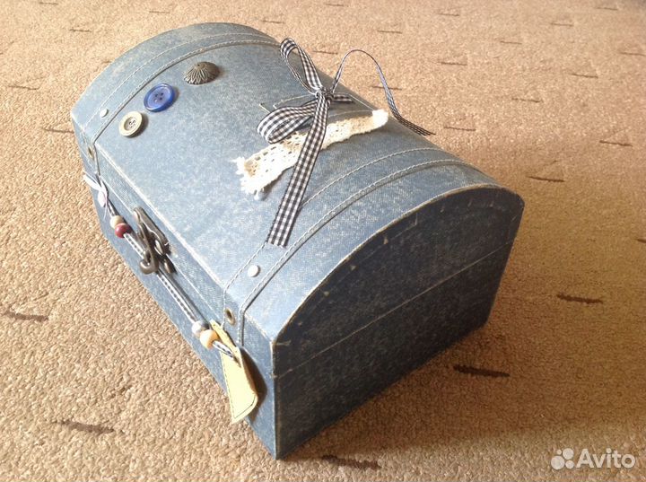 Шкатулка картонная