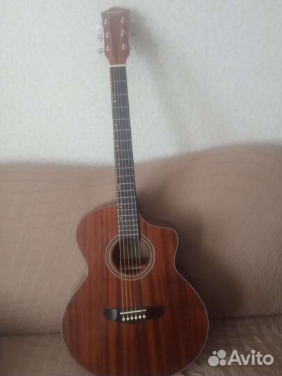 Акустическая гитара