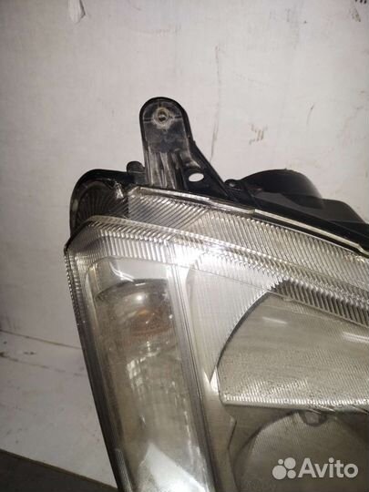 Правая фара opel meriva А 93175365