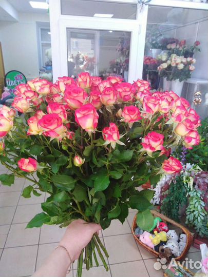 Букеты.Розы кустовые.Доставка