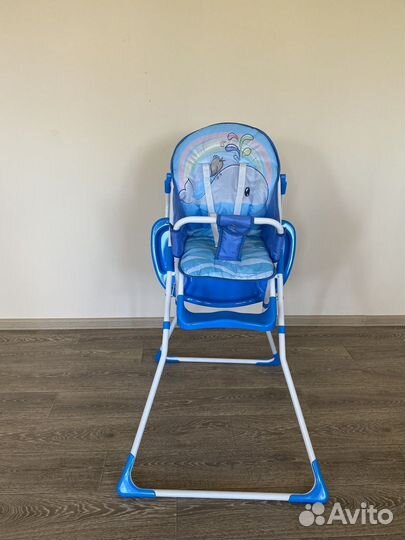Стульчик для кормления с перекидной столешницей