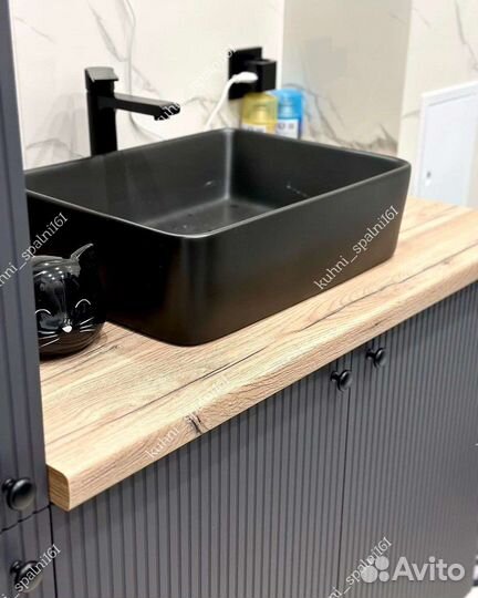 Тумба в Ванну