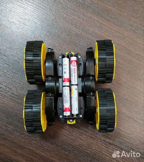 Машинка на радиоуправлении перевертыш