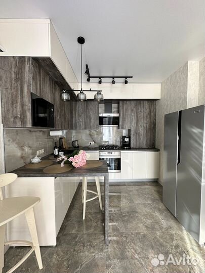 Угловая кухня на заказ. Фабрика