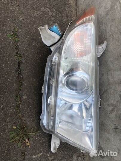 Фара Тойота Хайлендер правая
