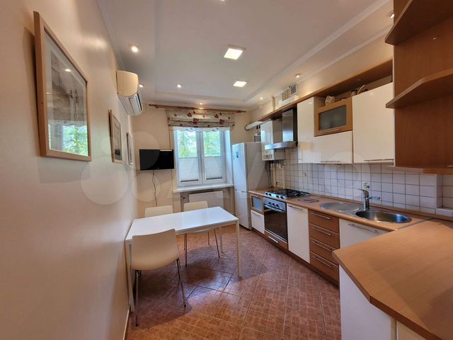 3-к. квартира, 67 м², 1/4 эт.