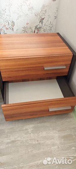 Тумбочка прикроватная