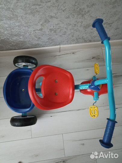 Трехколесный велосипед