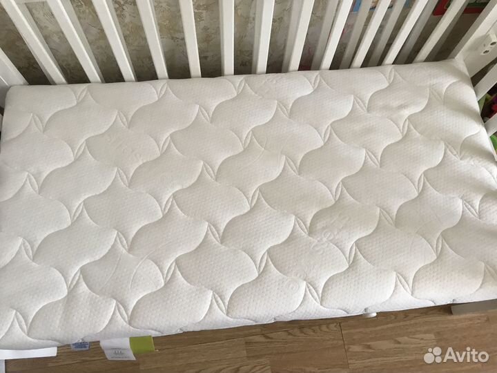 Кроватка с матрасом (маятник)