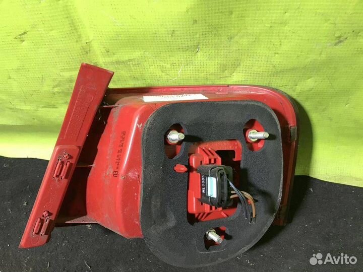 Фонарь задний левый Volkswagen Passat B6 2005