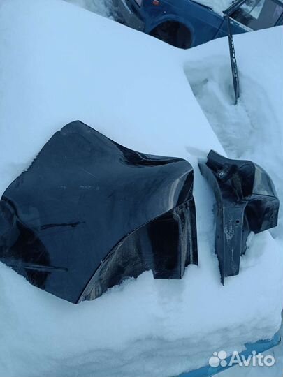 Задние углы крыла приора хэтчбек седан