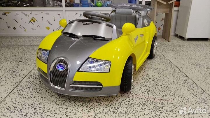 Электромобиль с новый с пультом