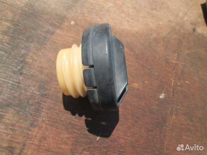Пробка бензобака Toyota Ist NCP65 1NZ-FE 2004/5