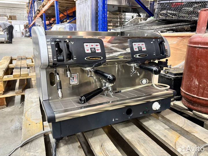 Кофемашина рожковая Faema бу