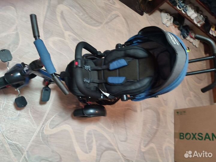 Детский трехколесный велосипед с ручкой