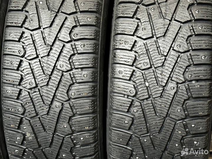 Pirelli Winter Ice Zero 215/65 R16