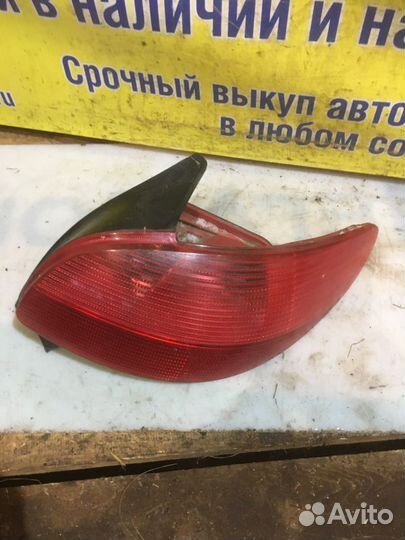 Фонарь задний правый Peugeot 206