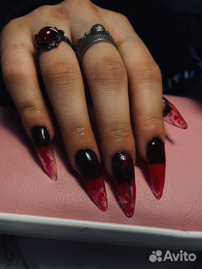 Маникюр, педикюр, наращивание ногтей