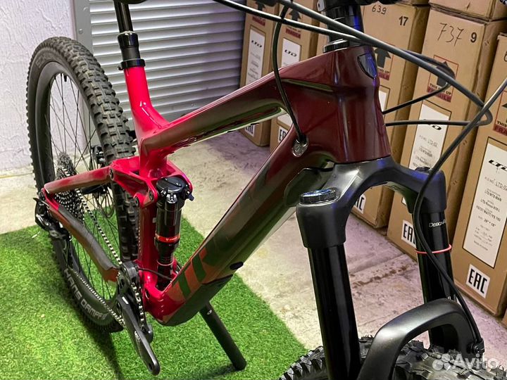 Топовый Trek Slash 9.8 Cobra Blood GX Lyrik L