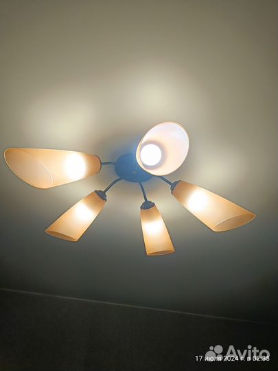 Люстра подвесная потолочная