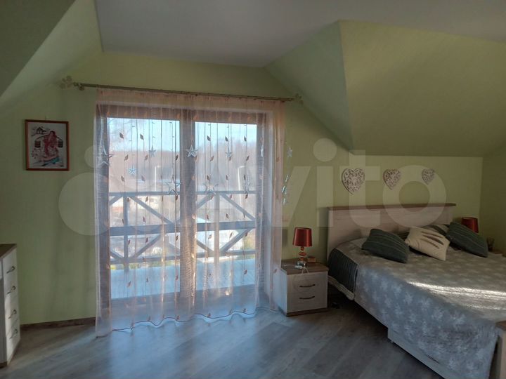 Дом 200 м² на участке 12 сот.