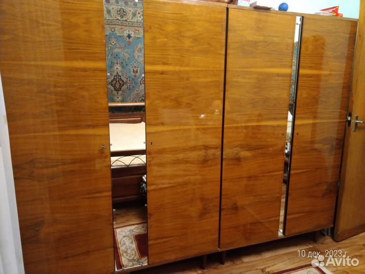 Шкаф распашной