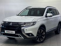 Mitsubishi Outlander 2.0 CVT, 2022, 42 000 км, с пробегом, цена 2 670 000 руб.