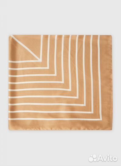Платок женский бежевый с принтом