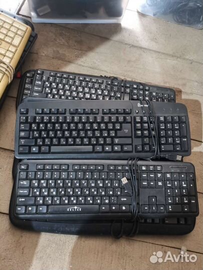 Клавиатуры много для компьютера