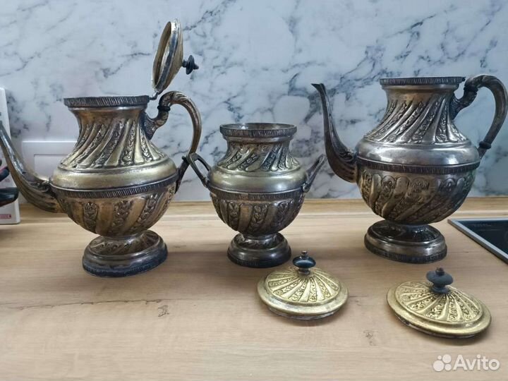 Антикварный набор : кофейник заварник сахарница