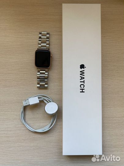 Часы apple watch se 40 mm 2021