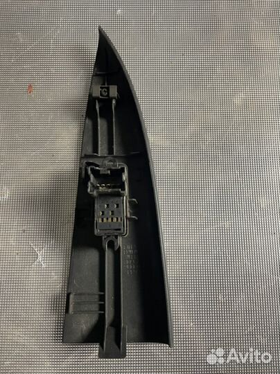 Кнопка стеклоподъемника передняя Nissan Note