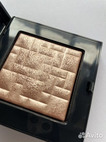 Bobby brown хайлайтер