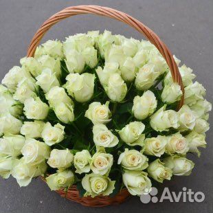 Корзина белых роз с доставкой