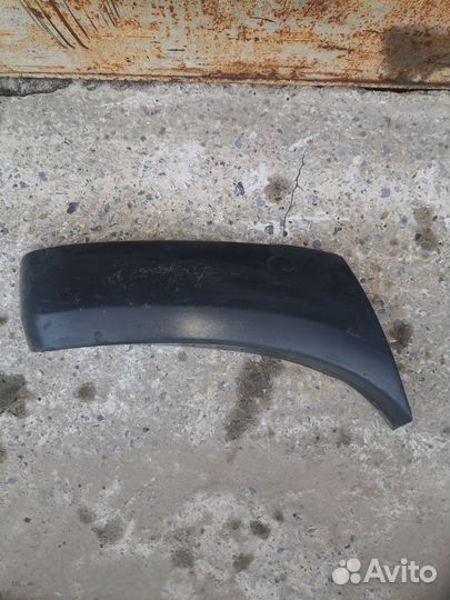 Левая накладка переднего бампера мазда бт-50