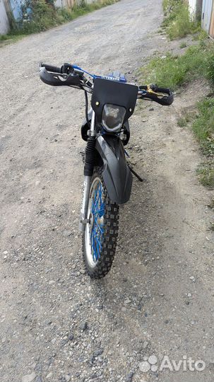 Эндуро Мотоцикл Yamaha xt225 Serow