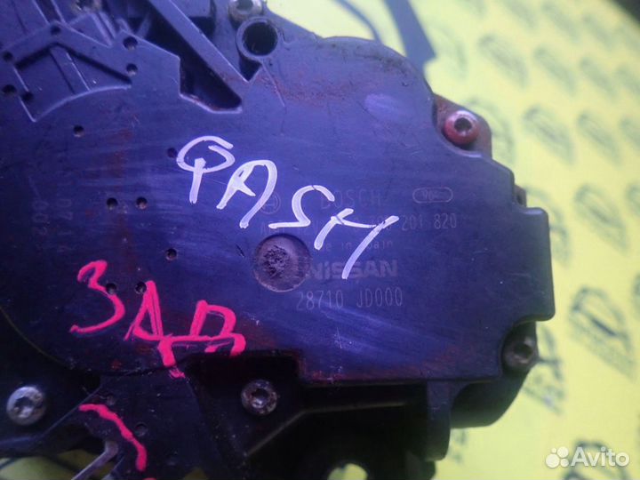 Моторчик стеклоочистителя Nissan Qashqai (J10)