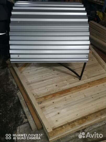 Козырек над входной дверью