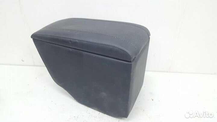 Консоль между сидениями тоннель подлокотник