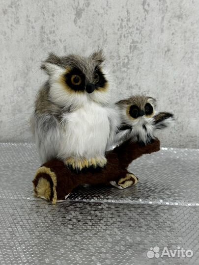Пушистая сова на ветке статуэтка