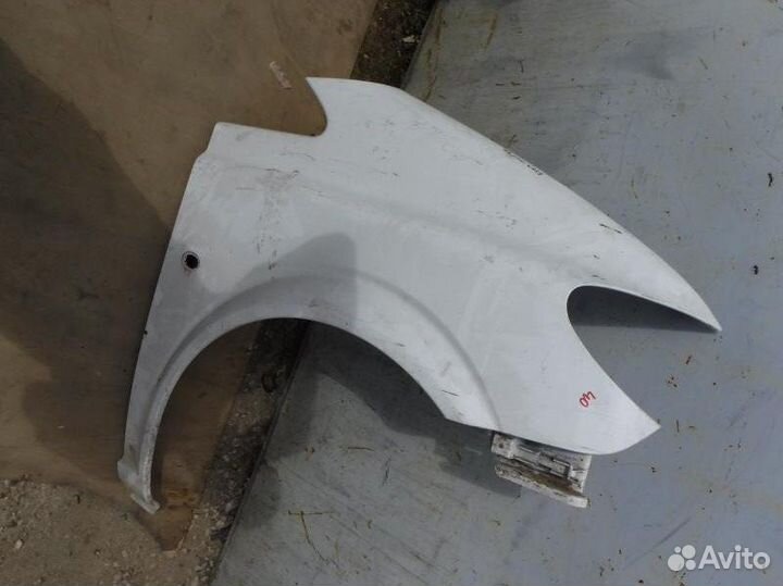 Крыло правое пластик Мерседес Вито 639