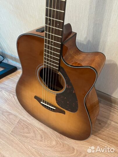 Электроакустическая гитара Yamaha FGX800C