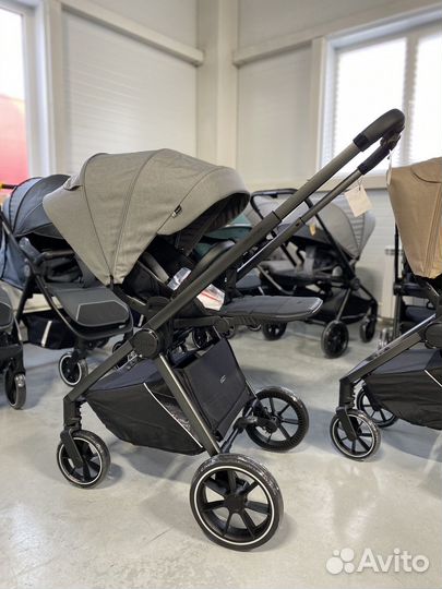 Прогулочная коляска Carrello Ultra