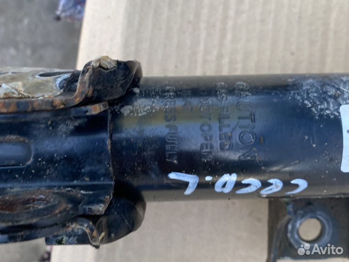 Kia ceed передняя левая стойка 2013 год