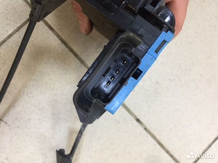 Замок дверной задний левый Citroen C3 Picasso EP3