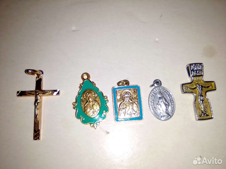 Серебряный кулончик и иконки крестики