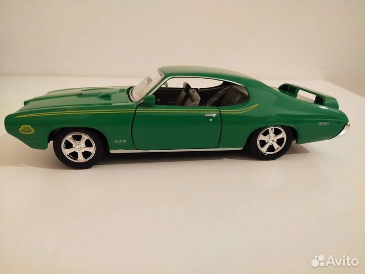 Модель 1:24, новая, Pontiac GTO